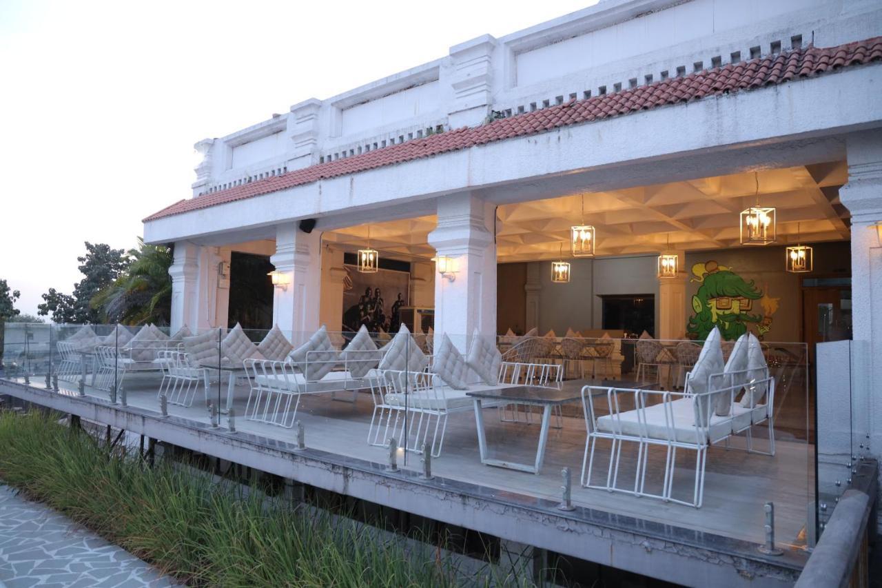 Hotel Fort28 Nagpur Zewnętrze zdjęcie